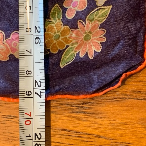 Blue floral silk scarf. Measurements in photos. - Picture 3 of 4